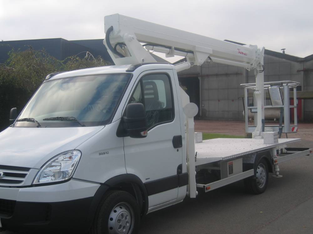 180NKTJ (B/C), vrachtwagen hoogwerker