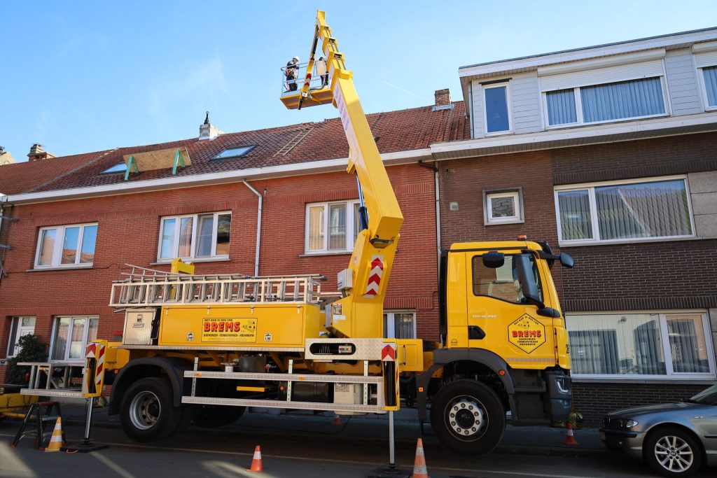 Thomas & Ufkes – 300 TR Vrachtwagen Hoogwerker in gebruik
